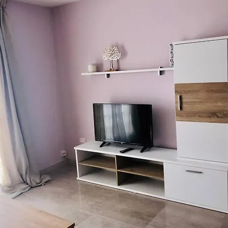 Stylish And Private 1 Bed In San Eugenio *